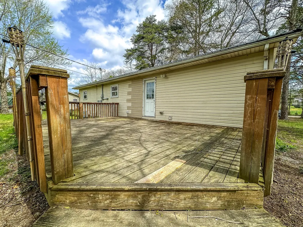 391 Line Creek Road Lily KY 40740