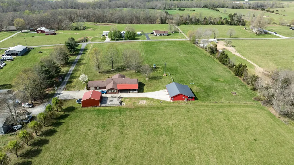 77 Deerfield Lane Dunnville KY 42528