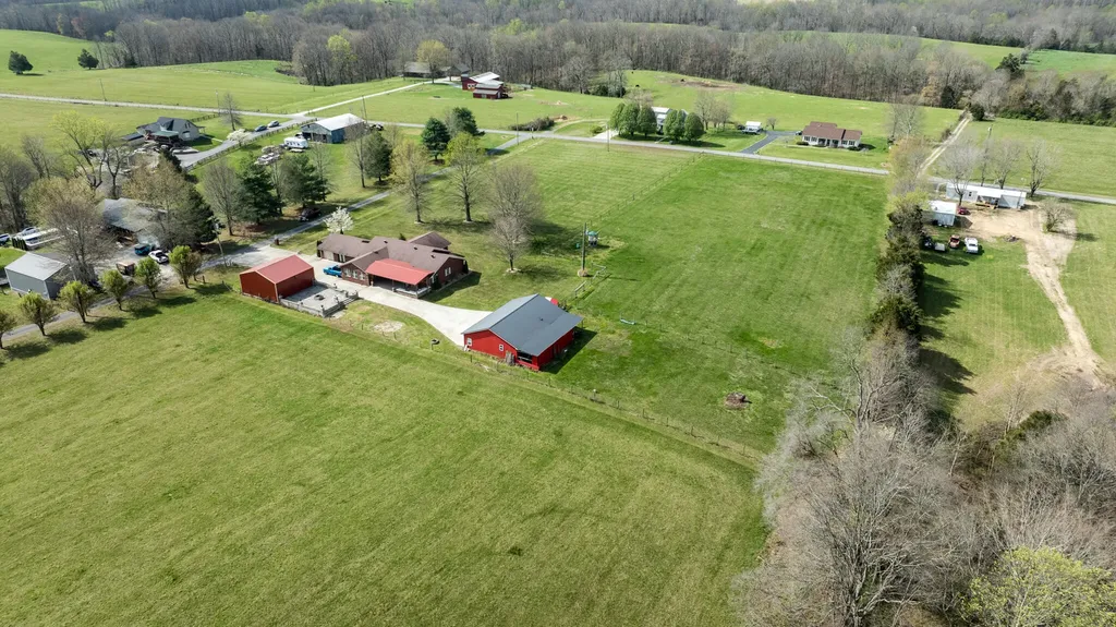 77 Deerfield Lane Dunnville KY 42528