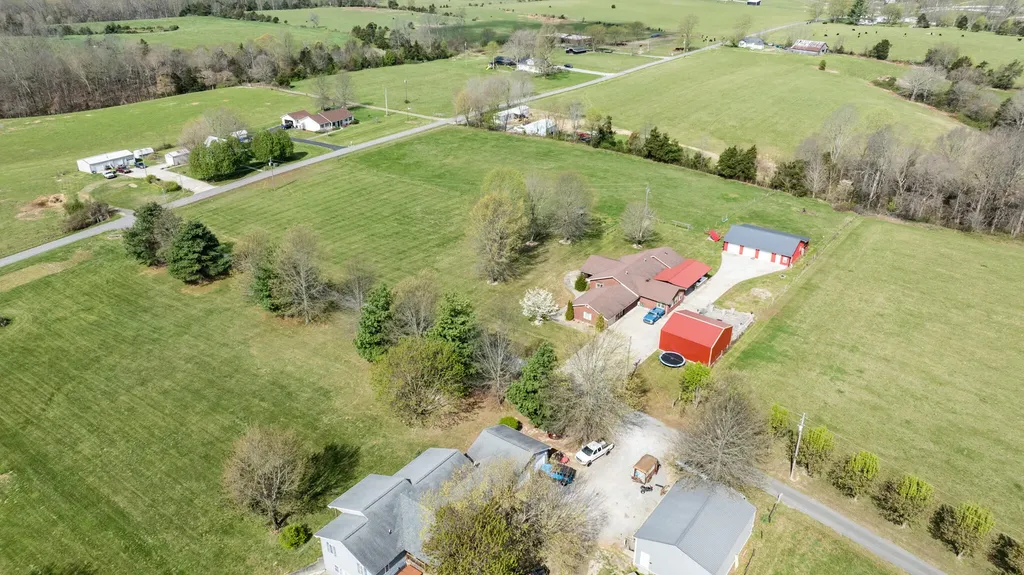 77 Deerfield Lane Dunnville KY 42528