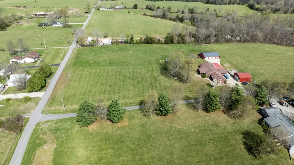 77 Deerfield Lane Dunnville KY 42528