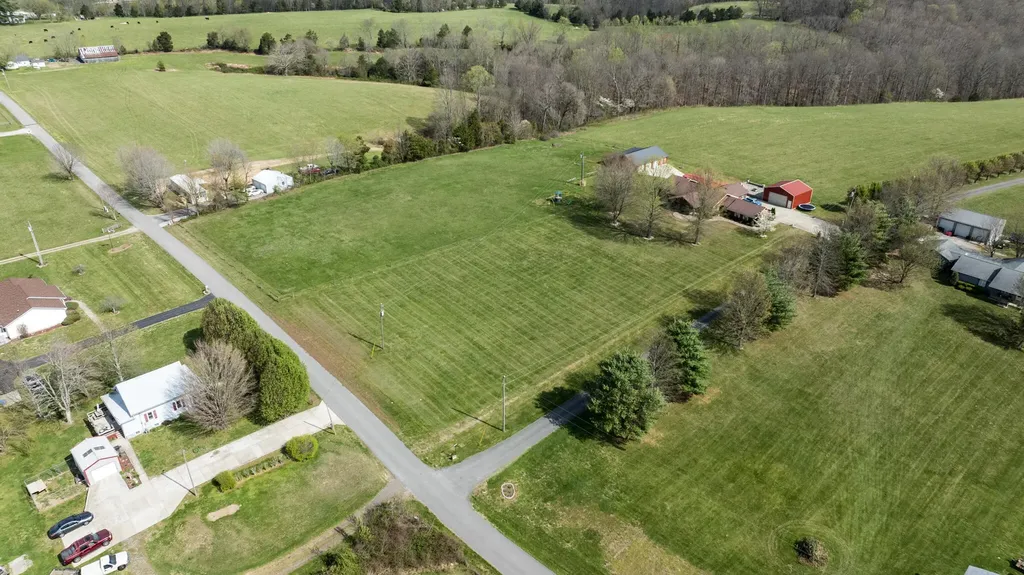 77 Deerfield Lane Dunnville KY 42528