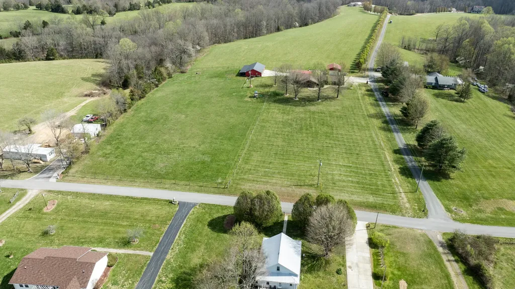 77 Deerfield Lane Dunnville KY 42528