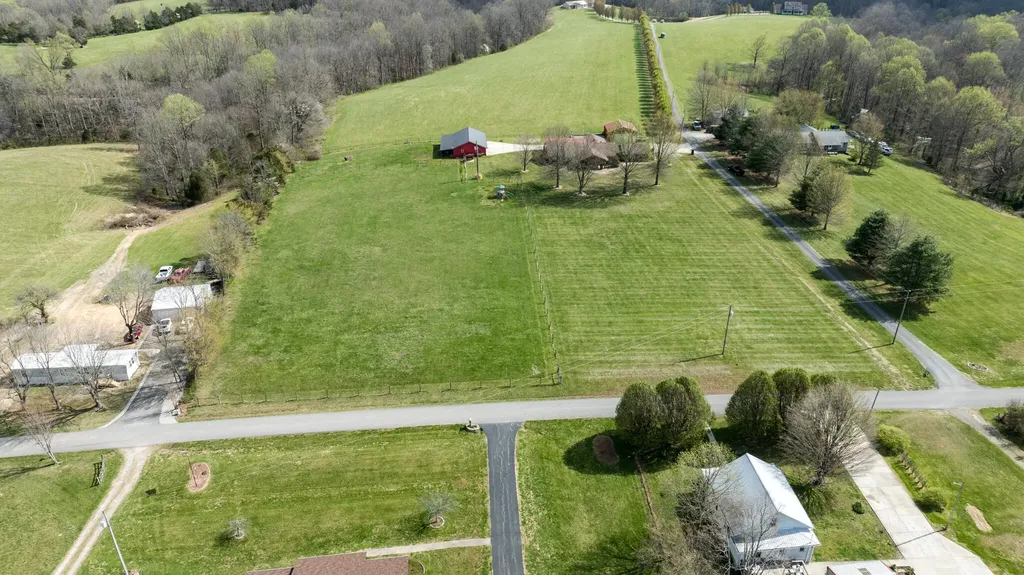 77 Deerfield Lane Dunnville KY 42528