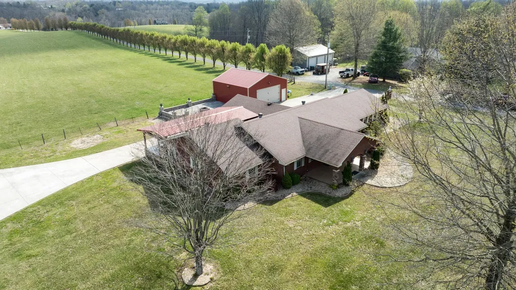 77 Deerfield Lane Dunnville KY 42528