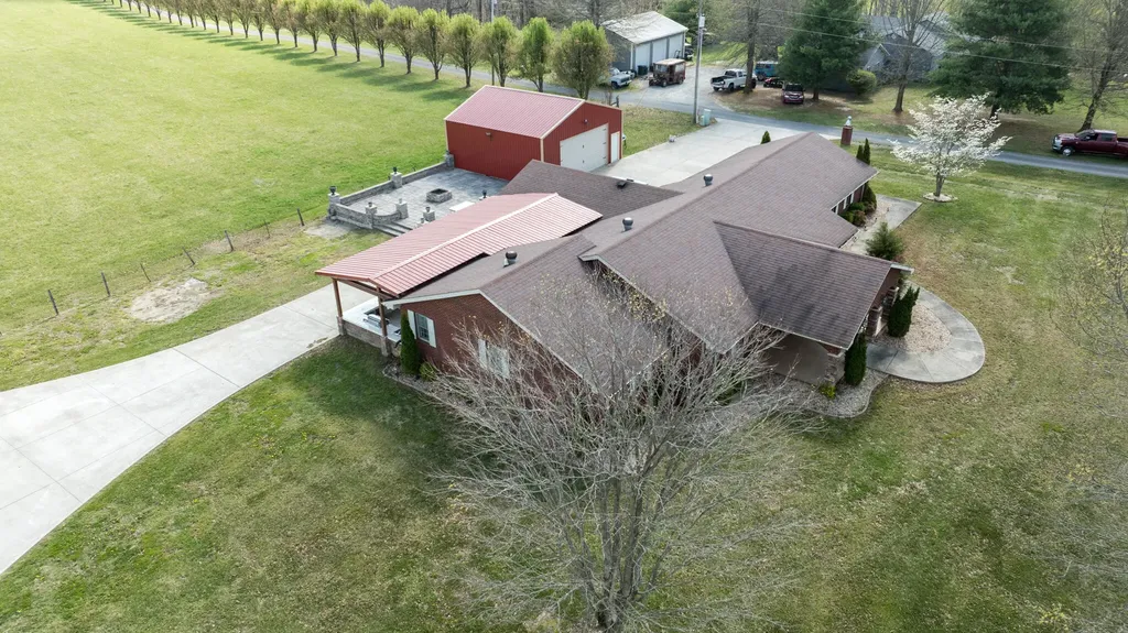 77 Deerfield Lane Dunnville KY 42528