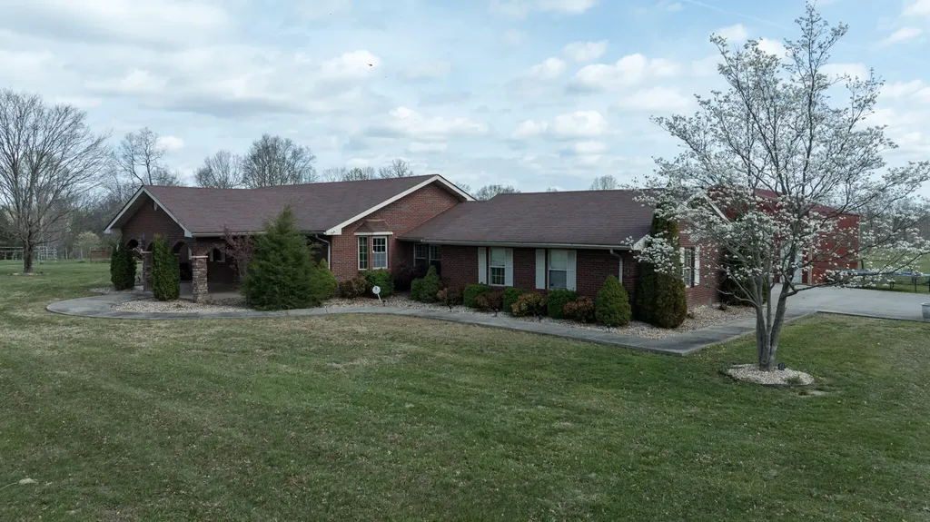 77 Deerfield Lane Dunnville KY 42528