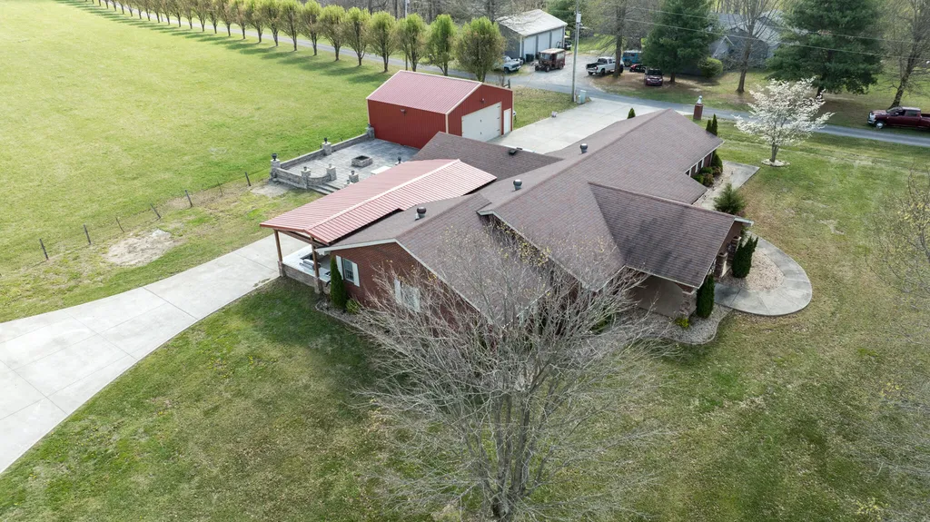 77 Deerfield Lane Dunnville KY 42528