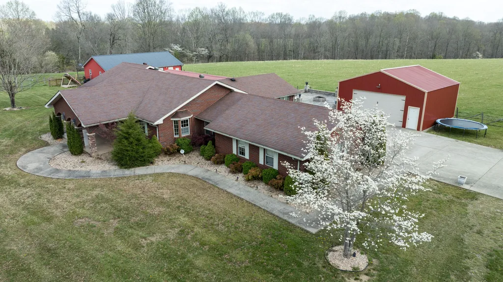 77 Deerfield Lane Dunnville KY 42528