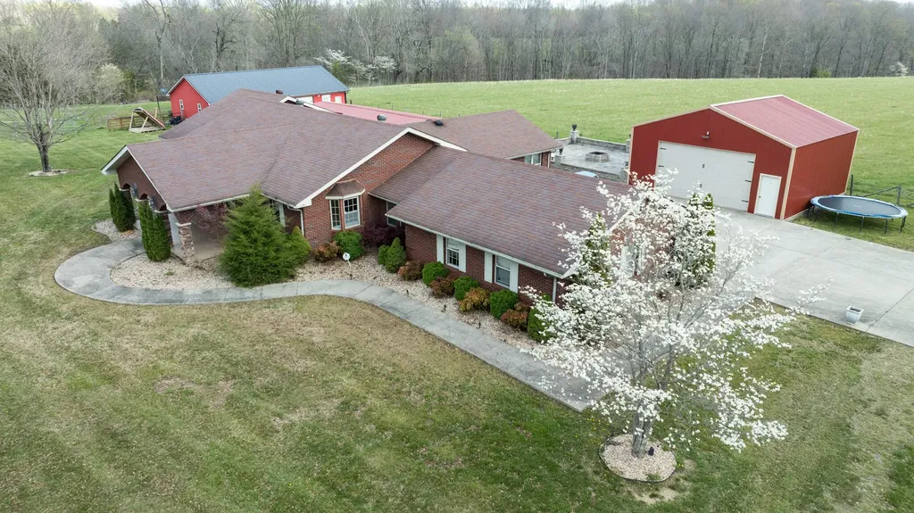 77 Deerfield Lane Dunnville KY 42528