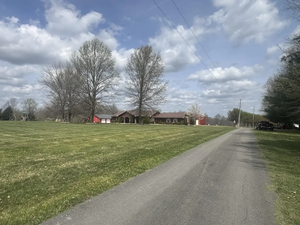 77 Deerfield Lane Dunnville KY 42528