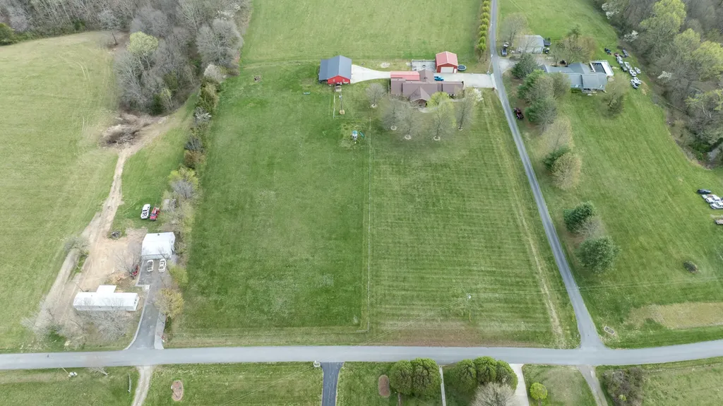 77 Deerfield Lane Dunnville KY 42528