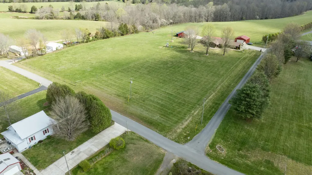 77 Deerfield Lane Dunnville KY 42528