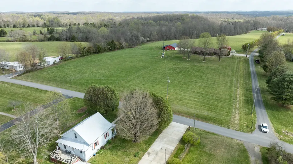 77 Deerfield Lane Dunnville KY 42528