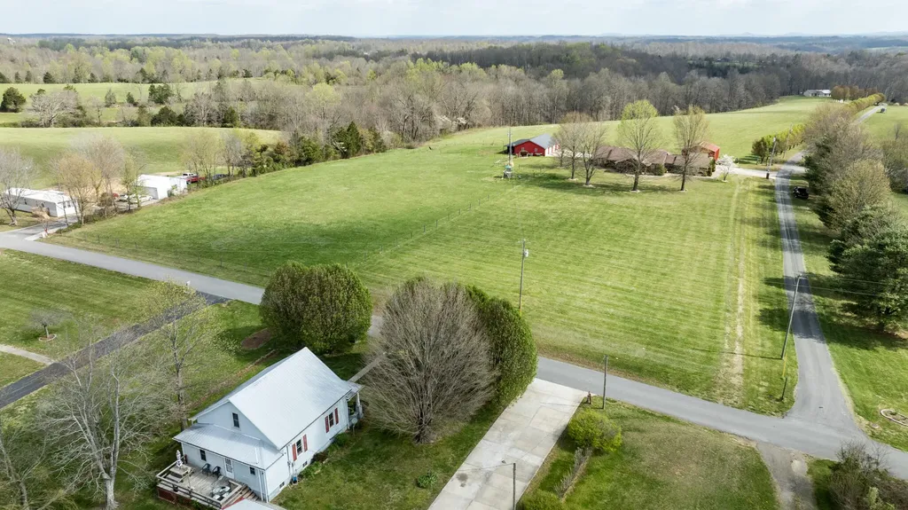 77 Deerfield Lane Dunnville KY 42528