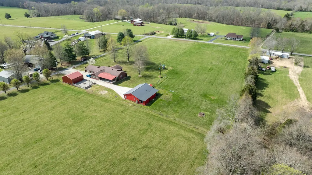 77 Deerfield Lane Dunnville KY 42528