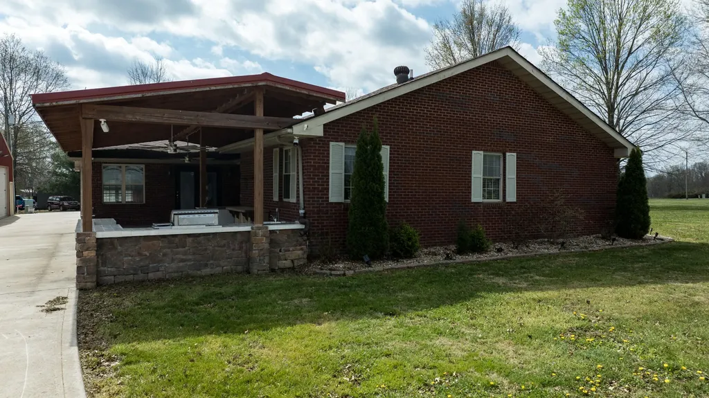 77 Deerfield Lane Dunnville KY 42528