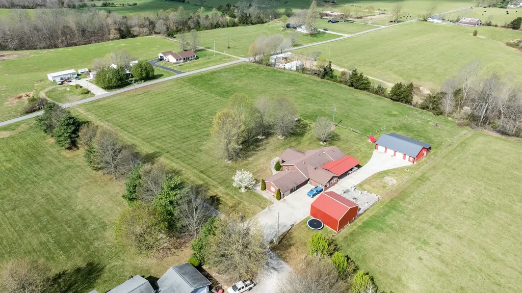 77 Deerfield Lane Dunnville KY 42528