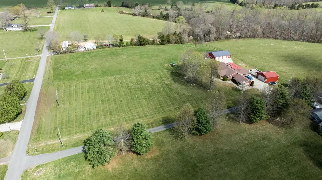 77 Deerfield Lane Dunnville KY 42528