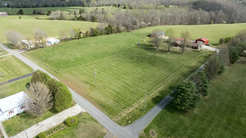 77 Deerfield Lane Dunnville KY 42528