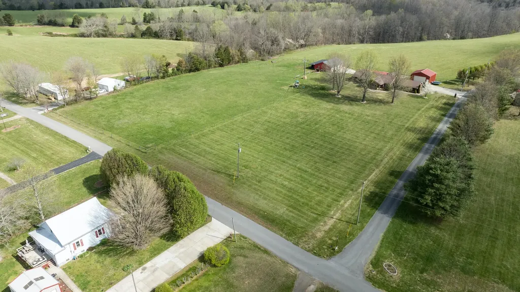 77 Deerfield Lane Dunnville KY 42528
