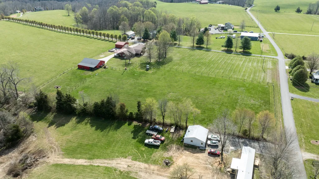 77 Deerfield Lane Dunnville KY 42528