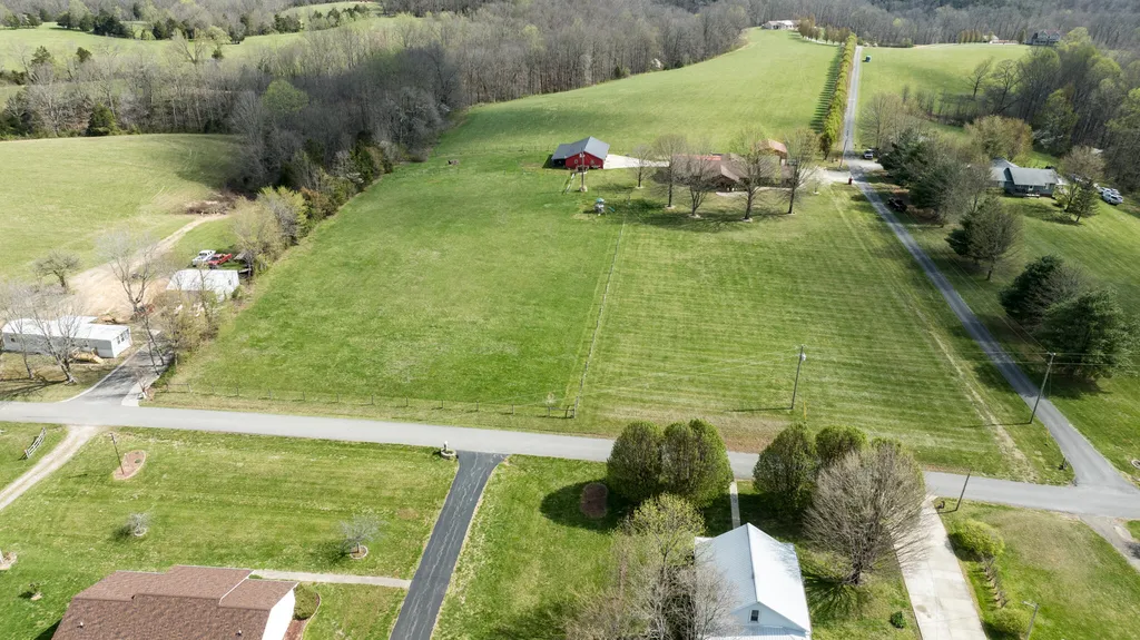 77 Deerfield Lane Dunnville KY 42528