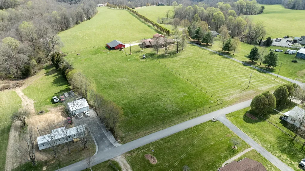 77 Deerfield Lane Dunnville KY 42528