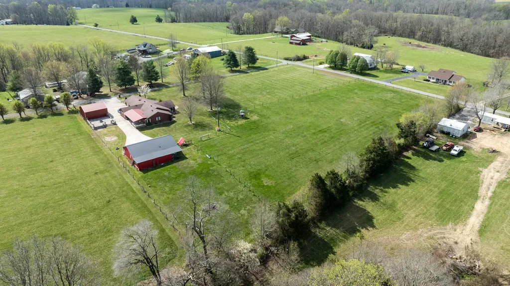 77 Deerfield Lane Dunnville KY 42528