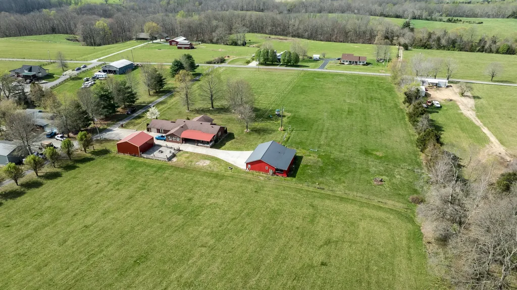77 Deerfield Lane Dunnville KY 42528