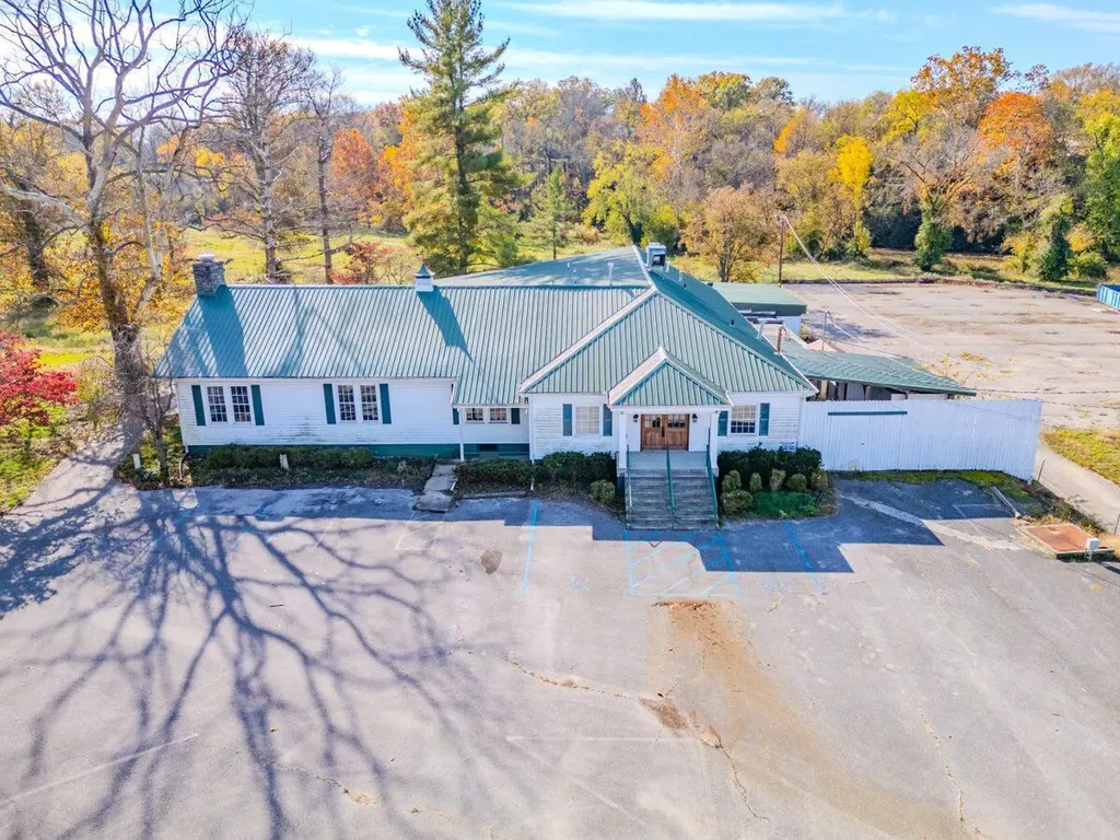 38 E Main Street Paris KY 40361