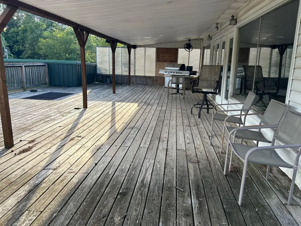 38 E Main Street Paris KY 40361