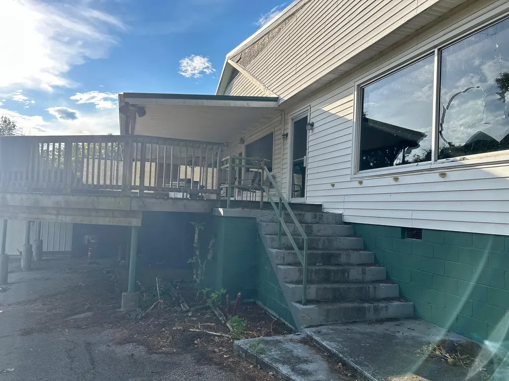 38 E Main Street Paris KY 40361