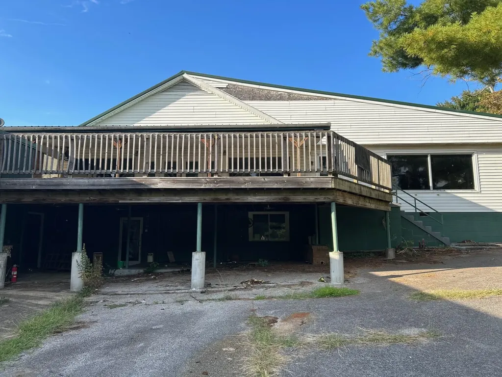38 E Main Street Paris KY 40361