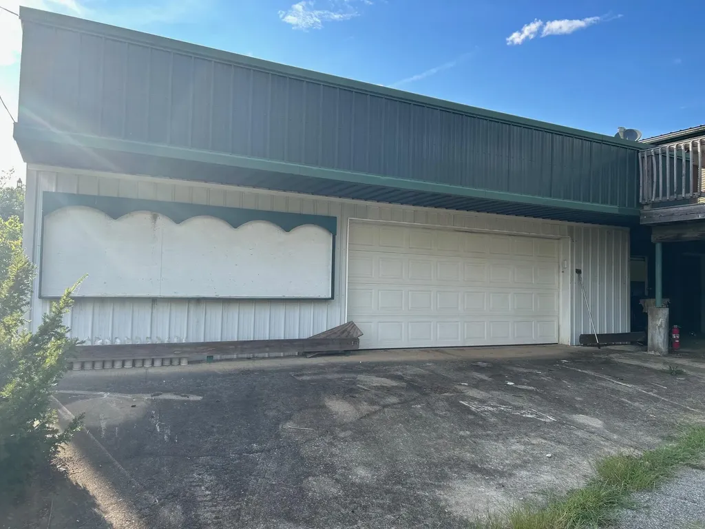 38 E Main Street Paris KY 40361