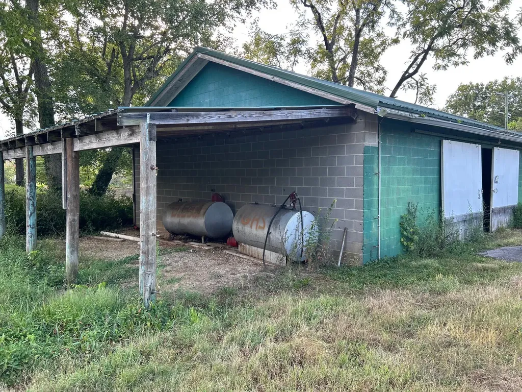 38 E Main Street Paris KY 40361