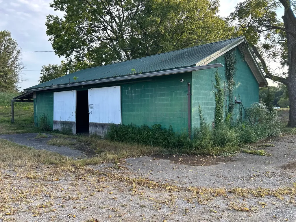 38 E Main Street Paris KY 40361