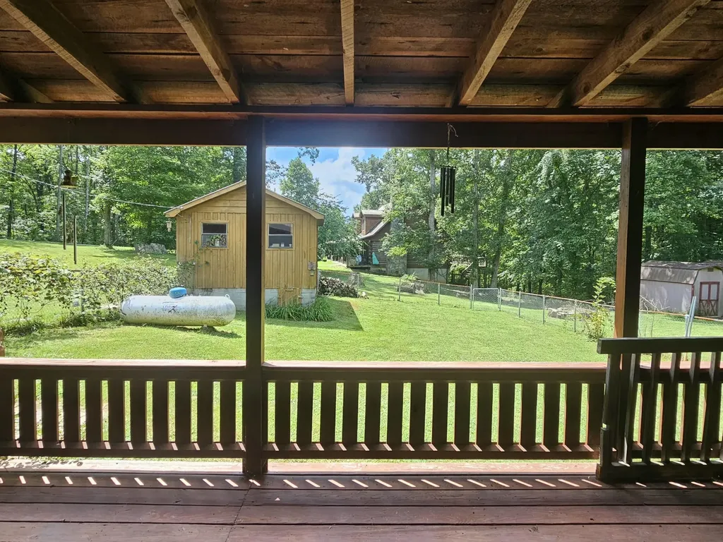 11 Pretty Ridge Road Wellington KY 40387