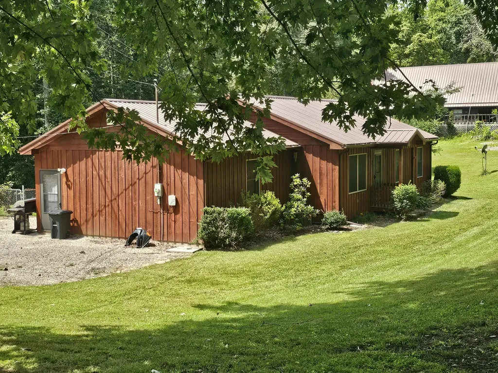 11 Pretty Ridge Road Wellington KY 40387