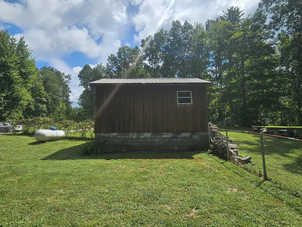 11 Pretty Ridge Road Wellington KY 40387