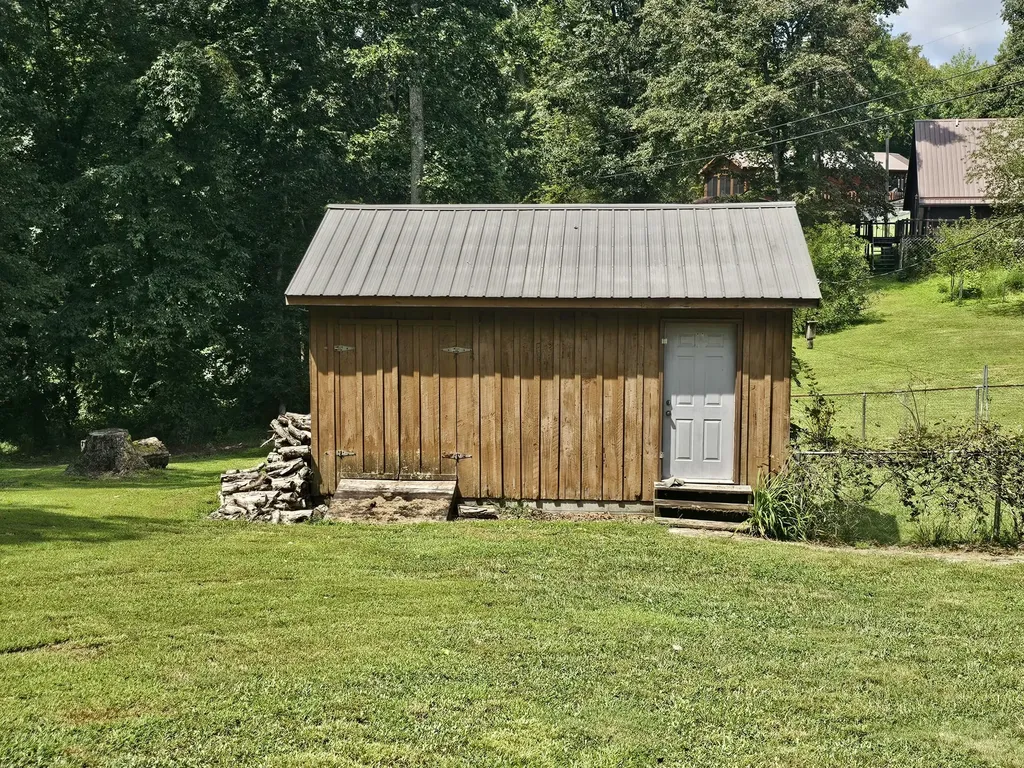 11 Pretty Ridge Road Wellington KY 40387
