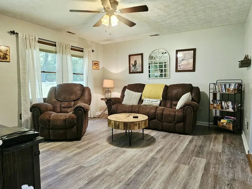 11 Pretty Ridge Road Wellington KY 40387