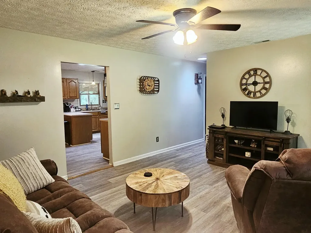 11 Pretty Ridge Road Wellington KY 40387