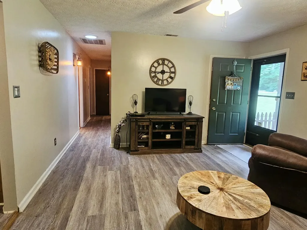 11 Pretty Ridge Road Wellington KY 40387