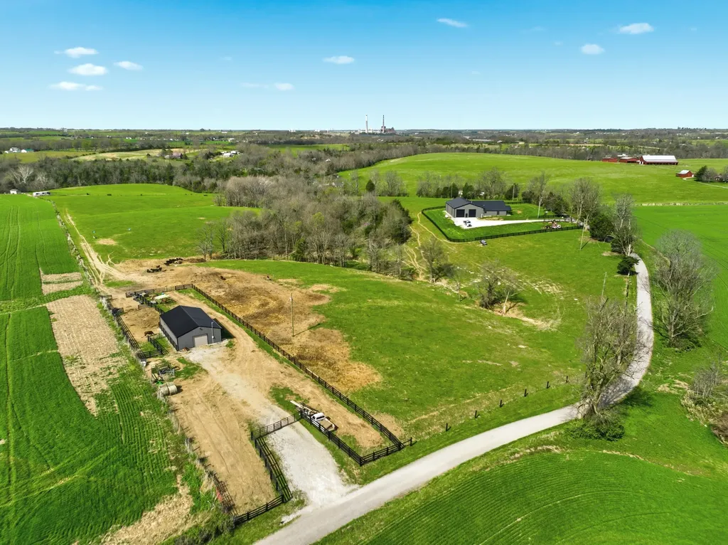 279 Dossett Lane Harrodsburg KY 40330