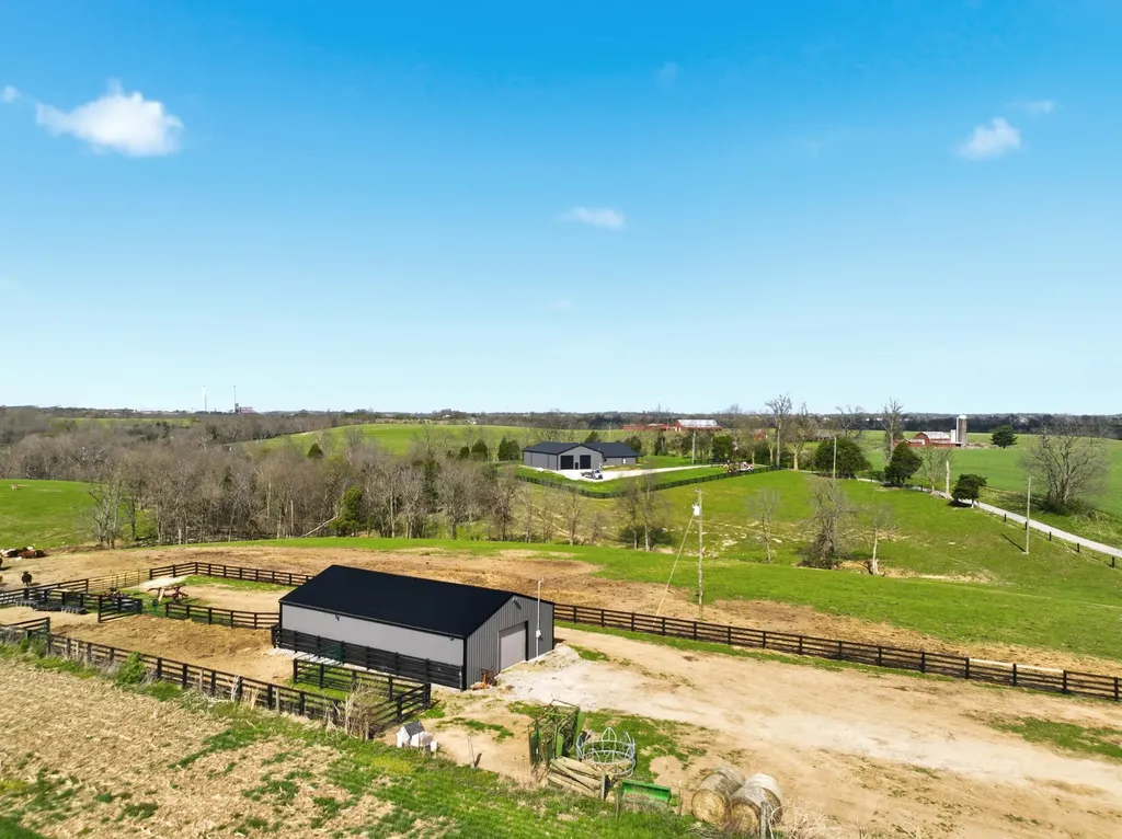 279 Dossett Lane Harrodsburg KY 40330