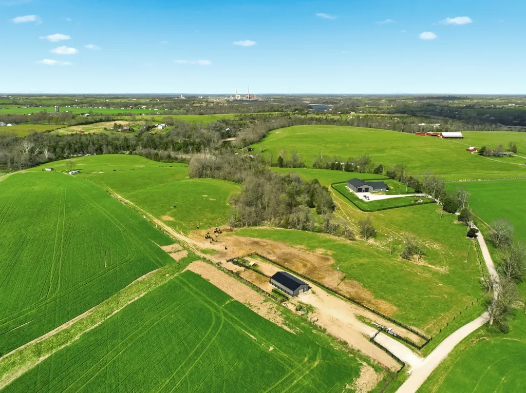 279 Dossett Lane Harrodsburg KY 40330