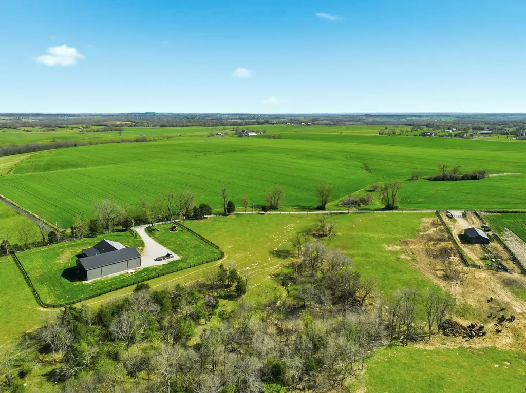 279 Dossett Lane Harrodsburg KY 40330