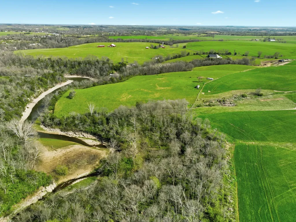 279 Dossett Lane Harrodsburg KY 40330