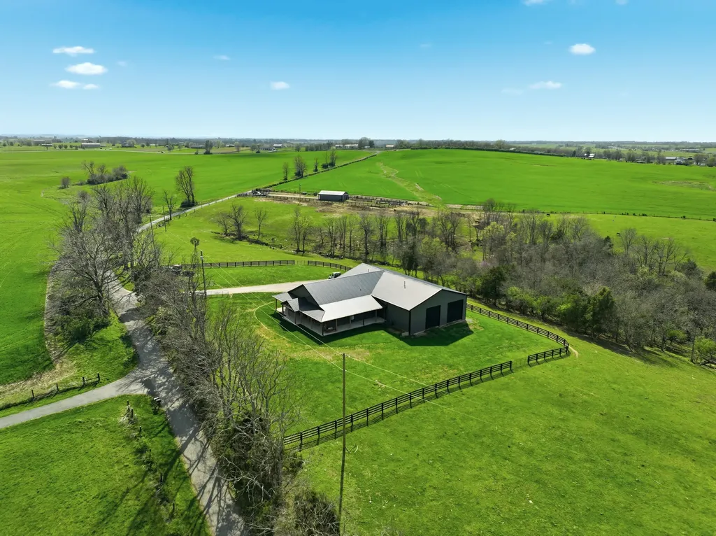 279 Dossett Lane Harrodsburg KY 40330